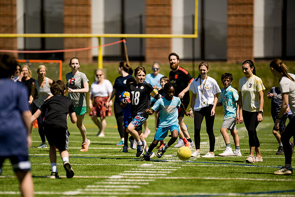 gr4faculty_soccer23_ah_0010