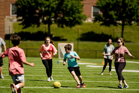 gr4faculty_soccer23_ah_0016