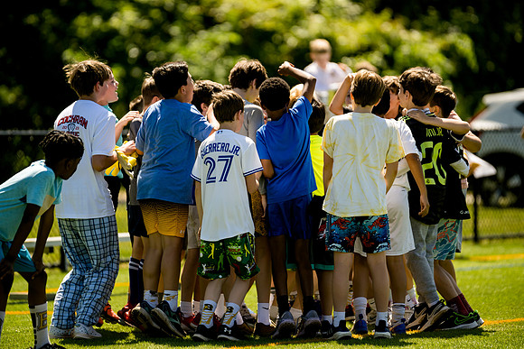 gr4faculty_soccer23_ah_0027