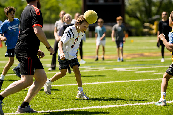 gr4faculty_soccer23_ah_0030