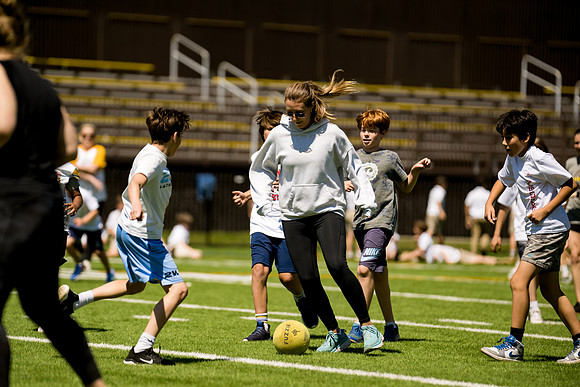 gr4faculty_soccer23_ah_0041