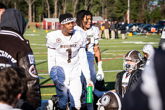 football_nepsac19_wkl8_1522