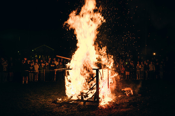 hc18_bonfireworks_jk_3714