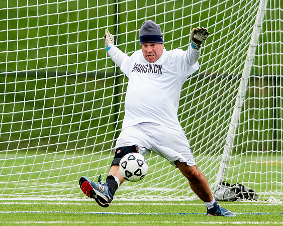 hc18_alumni_soccer_dburns_5086