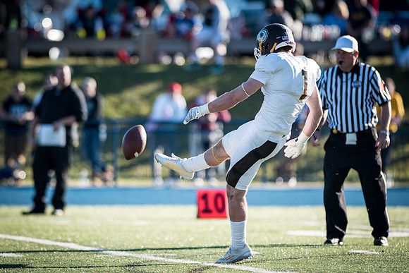 football_nepsac16_wkl_3841