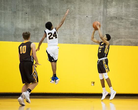 basketball_2016-12-10_dburns_5781