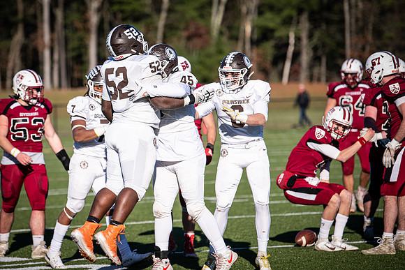 football_nepsac19_wkl8_1488