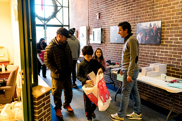 alumni_adc_toydrive22_horizons_ah_0030