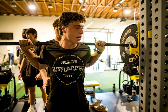 football_liftforlife25_ah_0104