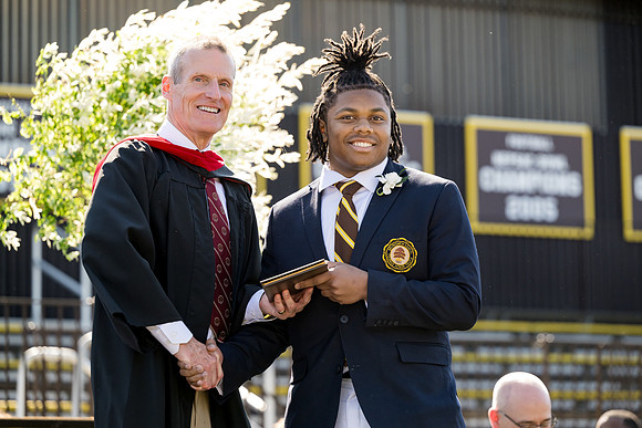 graduation24_diploma_ah_0446