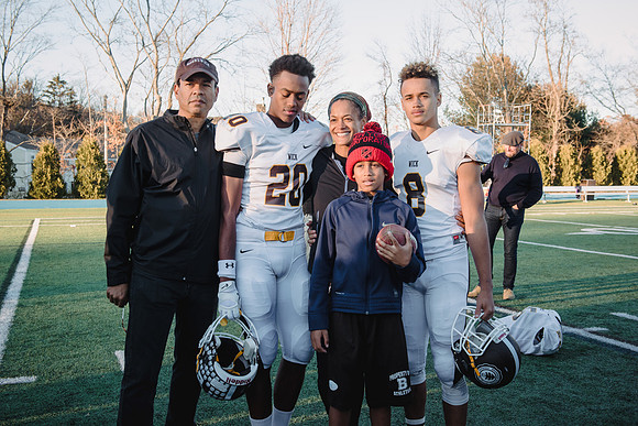 football_nepsac16_hp_3561