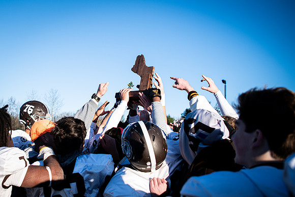 football_nepsac19_wkl8_1880