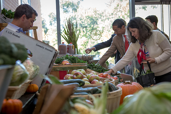 farmersmarket_jfess_6111