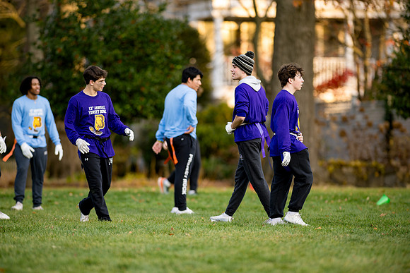 turkeybowl24_us_ah_0203