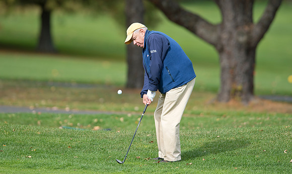 alumni_golfouting13_db_3403