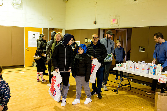 alumni_adc_toydrive22_horizons_ah_0022