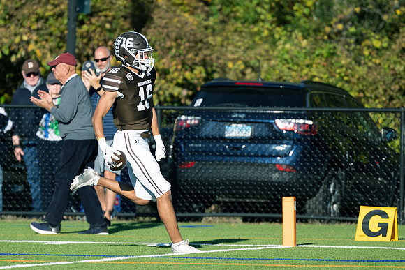 hc24_football_dburns1_6414