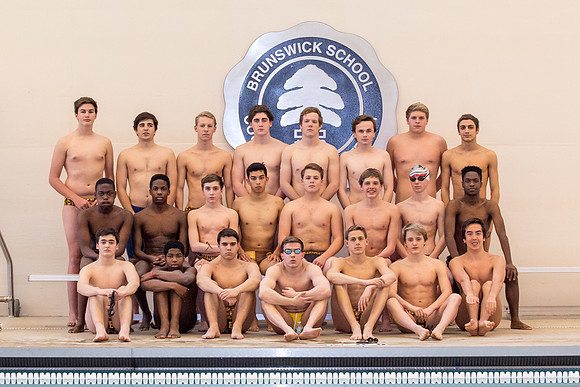 team_winter1516_swimming_varsity_jfess_5073