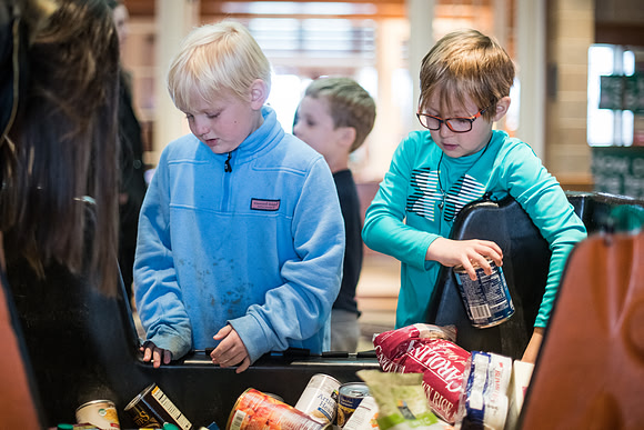 thanksgiving18_fooddrive_ps_wkl_9994
