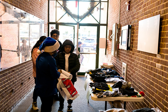 alumni_adc_toydrive22_horizons_ah_0007