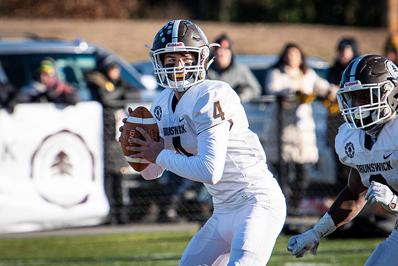 football_nepsac19_wkl5_3018