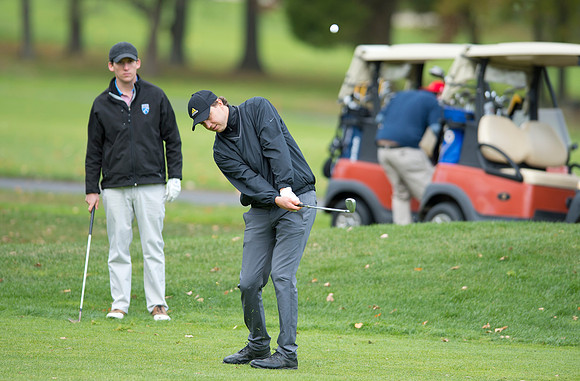 alumni_golfouting13_db_3433