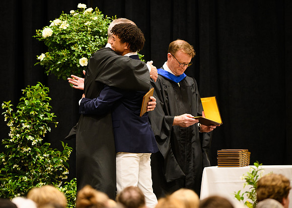 graduation25_diploma_wkl1_5267