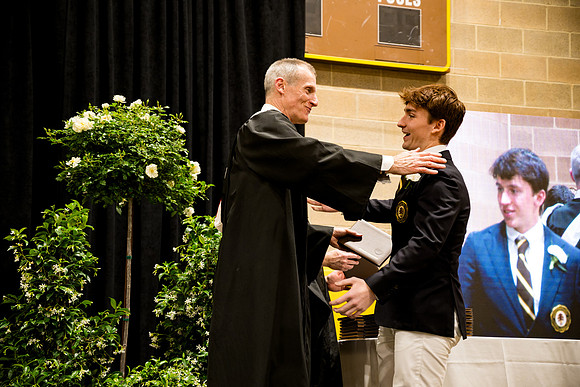 graduation25_diploma_ah_0821
