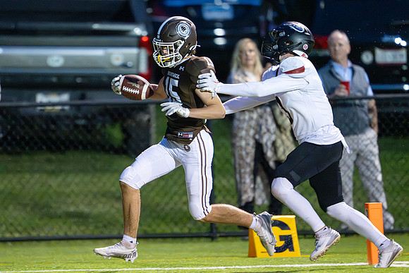 football_2023-09-22_dburns1_9735