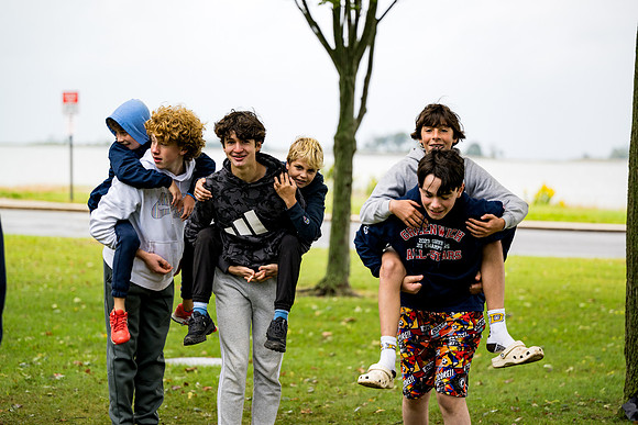 classtrip23_gr7_calfpasture_ah_0155