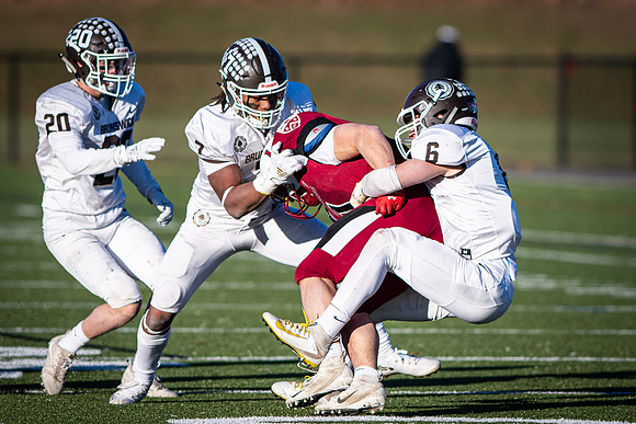 football_nepsac19_wkl8_1681