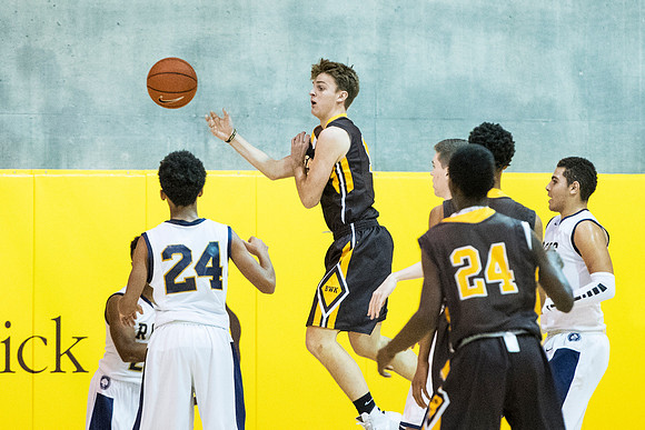 basketball_2016-12-10_dburns_5745