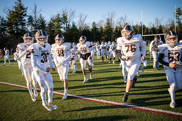football_nepsac19_wkl8_1786