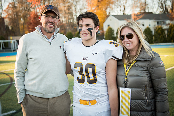 football_nepsac16_wkl_4627