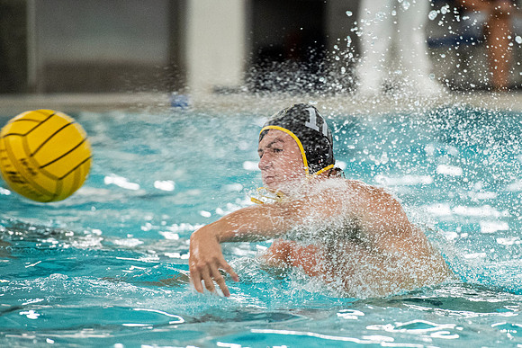 waterpolo_2021-10-09_varsitya_dburns_4413