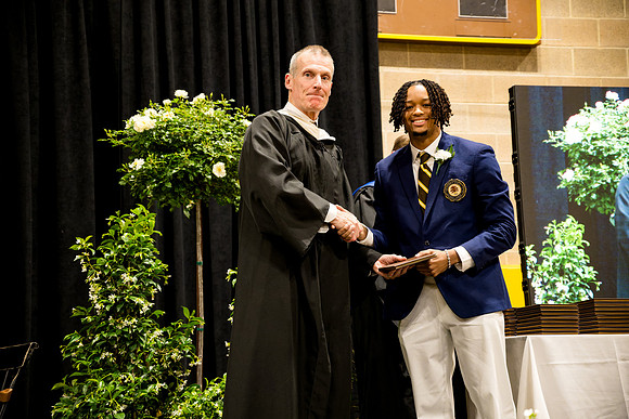 graduation25_diploma_ah_0815