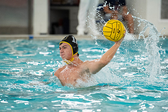 waterpolo_2021-10-09_varsitya_dburns_4412