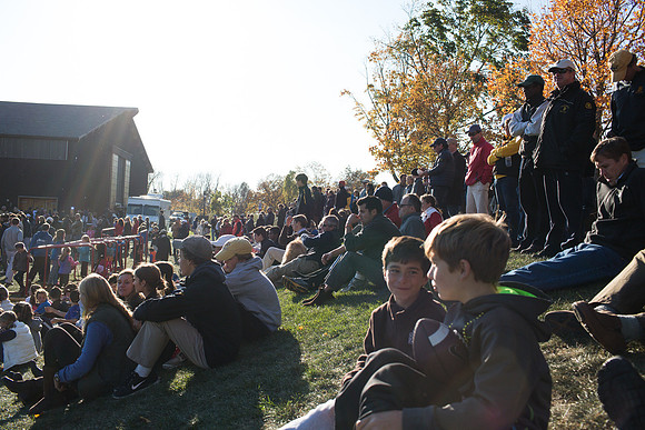 alumni_tent_crowd_hc13_jk_6464