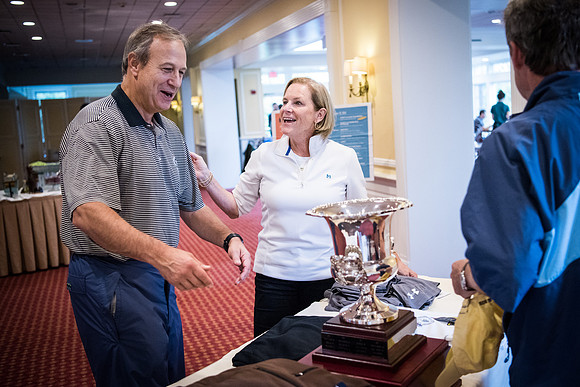 hc16_alumni_golf_wkl_6542