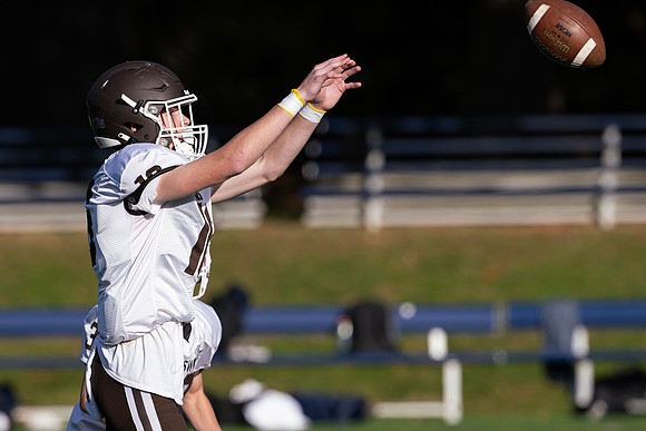 football_9_2023-10-17_dburns2_0383