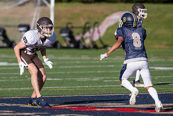 football_9_2023-10-17_dburns2_0216