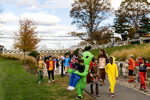 halloweenparade23_psls_ah_0127
