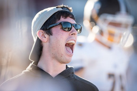 football_nepsac16_wkl_4235