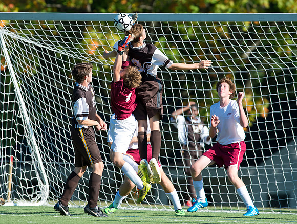 homecoming14_soccer_3rdsbrown_db_9339