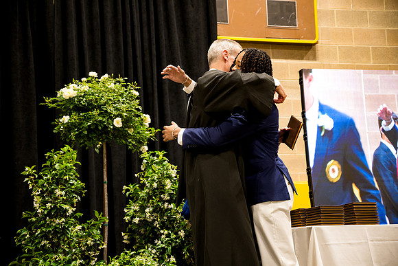 graduation25_diploma_ah_0813