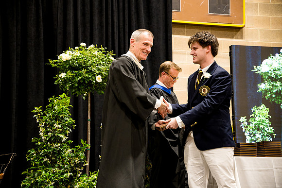 graduation25_diploma_ah_0714