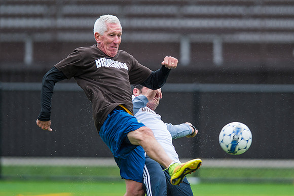 alumni_soccer16_db_7933