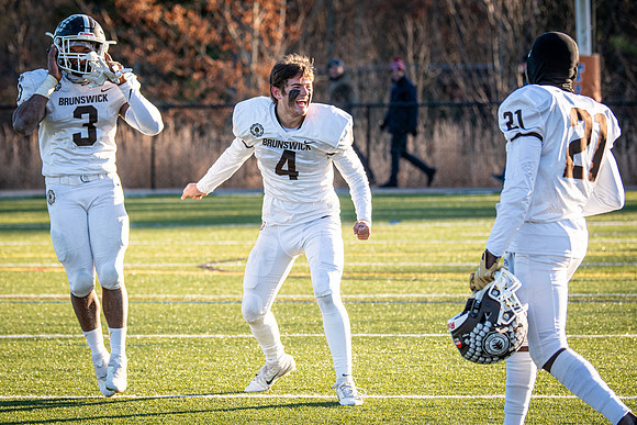 football_nepsac19_wkl5_3325