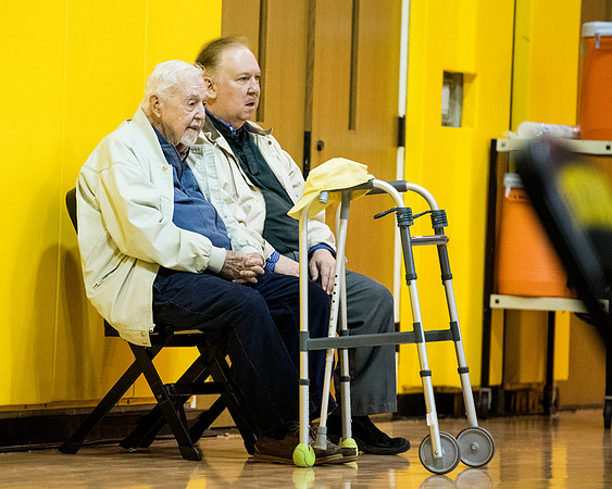 basketball_2016-12-10_dburns_5867