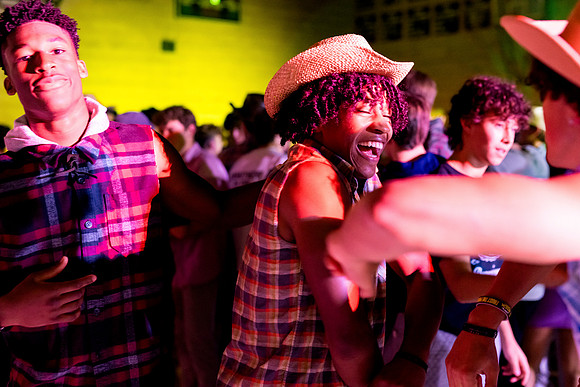 hc23_dance_us_ah_0047
